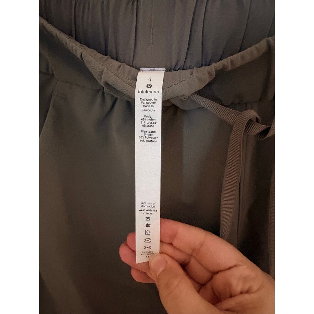 Lululemon on The Fly Pant Size 4 - Picture 5 of 7